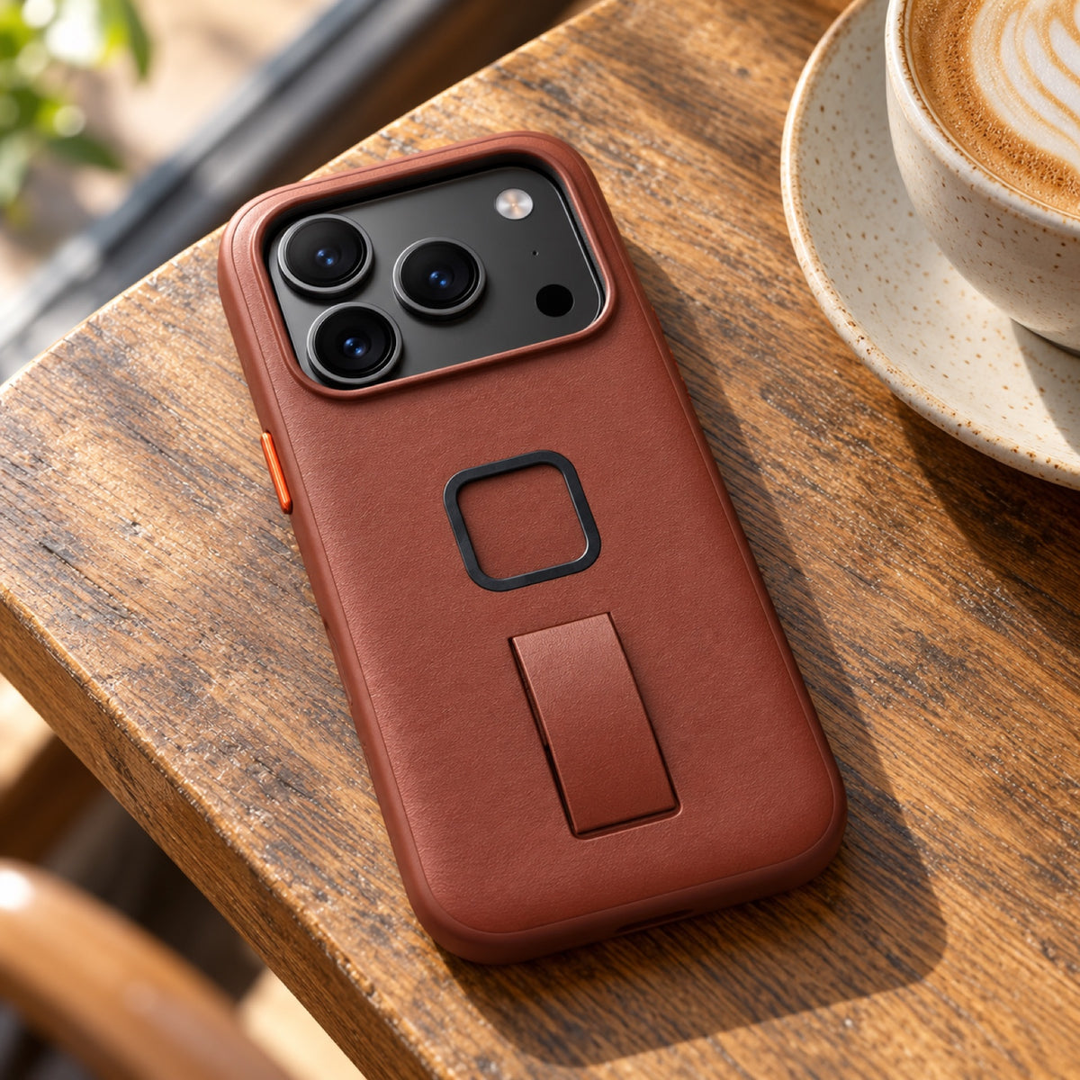 Peak Design Everyday Loop Case Slimlink iPhone 18 Pro – Redwood Clarino – fotografie ilustrativă (AI)