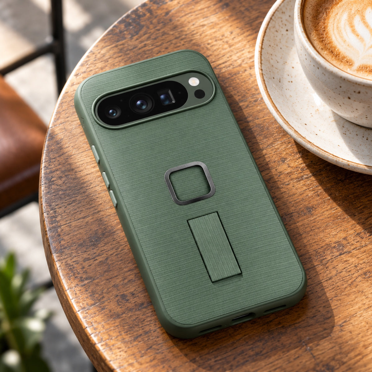Peak Design Everyday Loop Case Google Pixel 9 Pro XL – Sage – illustrative photo (AI)