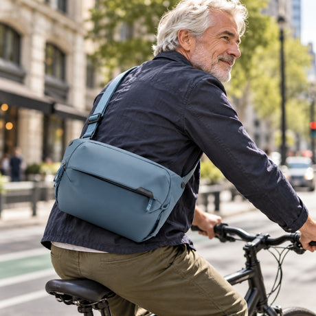 Peak Design Everyday Sling 10L – Ocean – fotografie ilustrativă (AI)