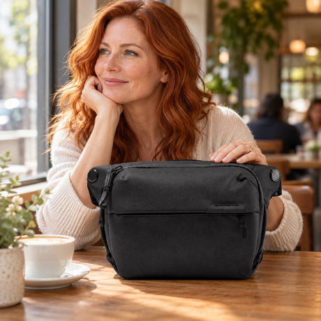 Peak Design Everyday Sling 6L v2 – Black – fotografie ilustrativă (AI)