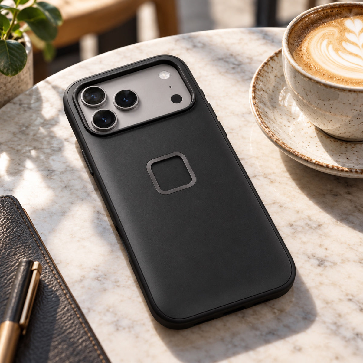 Peak Design GNAR Case – iPhone 17 Pro Max – Black – fotografie ilustrativă (AI)