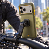 Peak Design GNAR Case – iPhone 17 Pro Max – Kelp – fotografie ilustrativă (AI)
