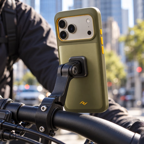 Peak Design GNAR Case – iPhone 17 Pro Max – Kelp – fotografie ilustrativă (AI)