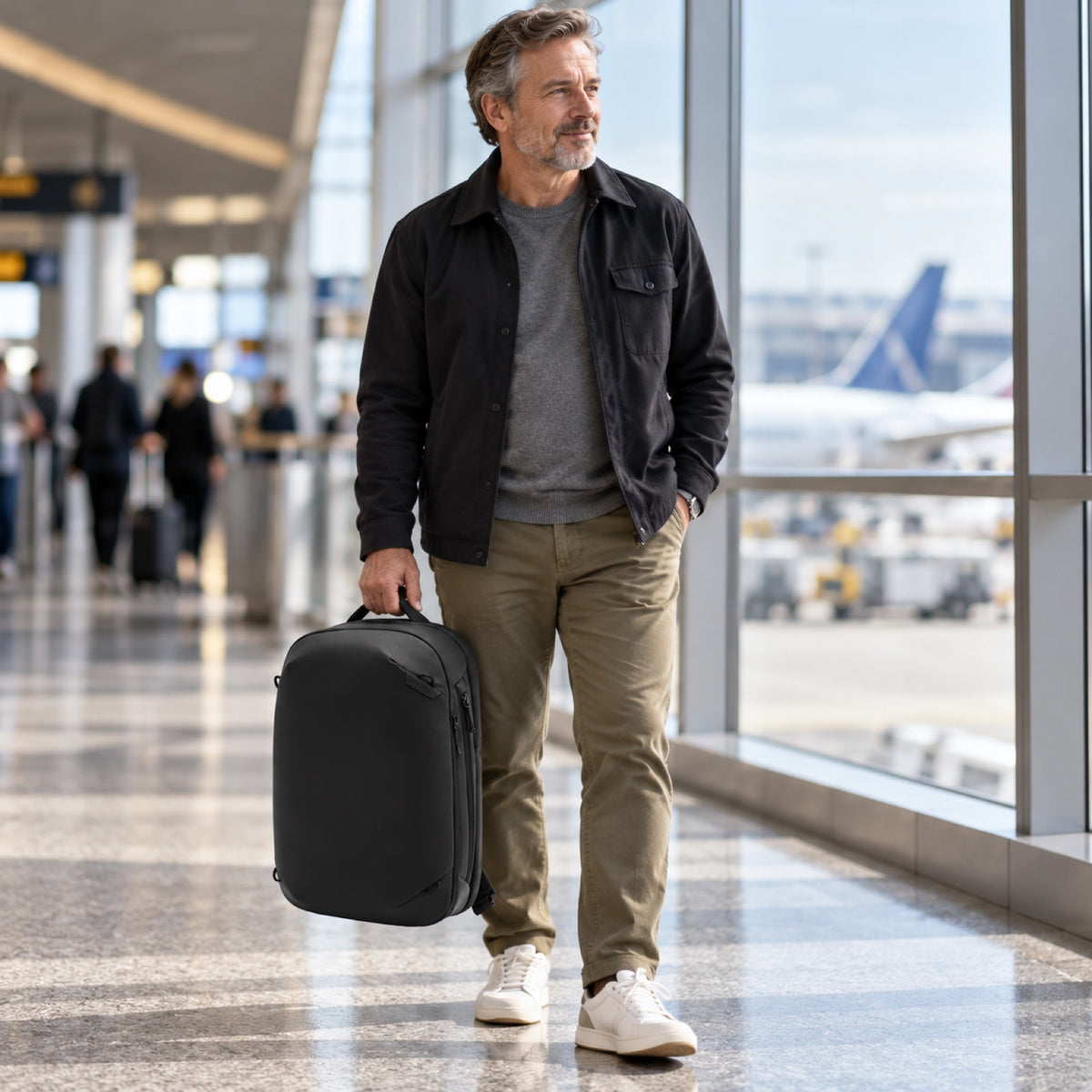 Peak Design Travel Backpack 20L – Black – illustrative photo (AI)