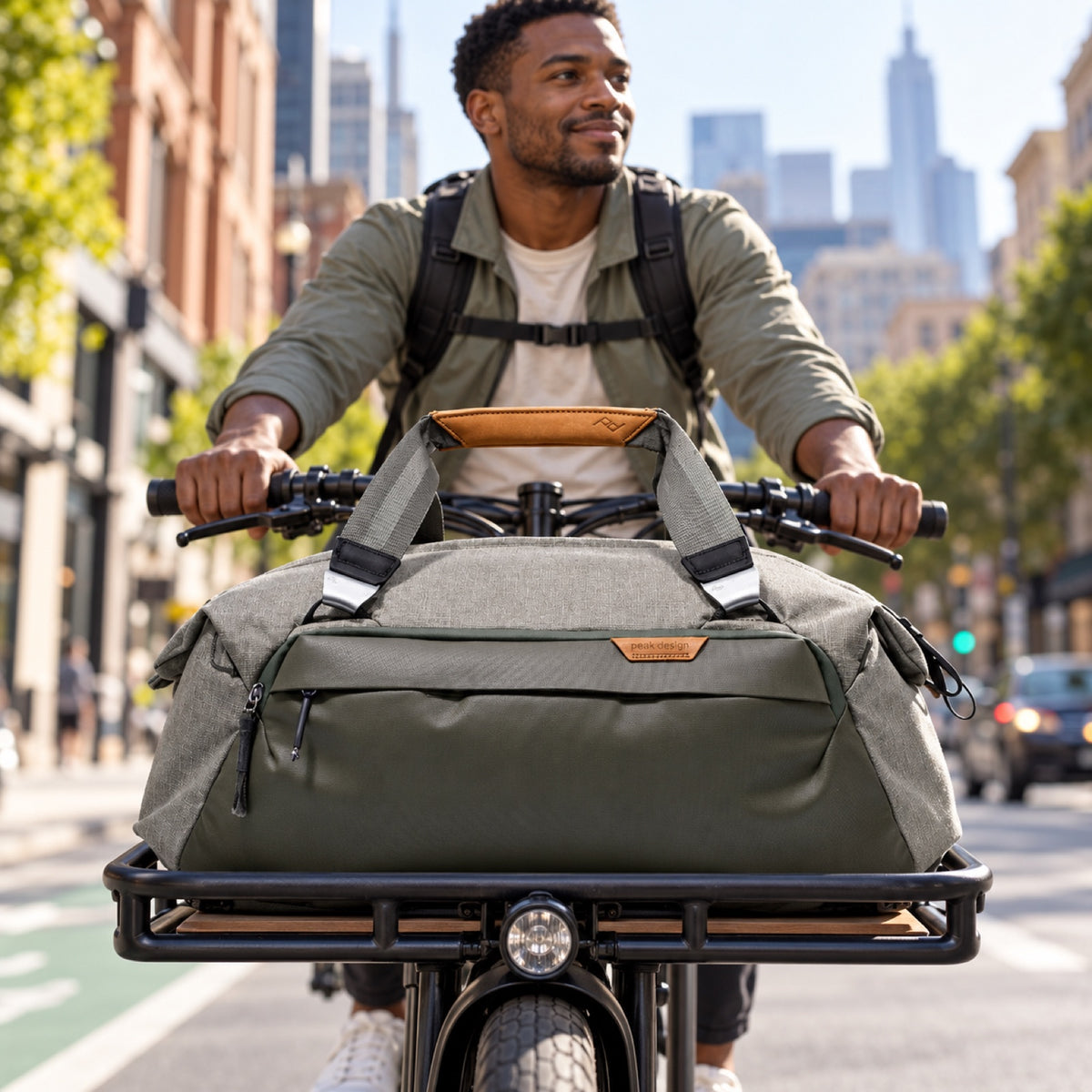 Peak Design Travel Duffel 35L v2 – Sage – fotografie ilustrativă (AI)