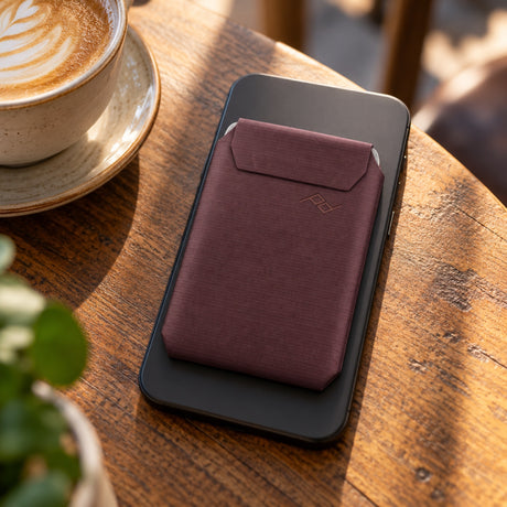 Peak Design Wallet Slim – Eclipse – fotografie ilustrativă (AI)