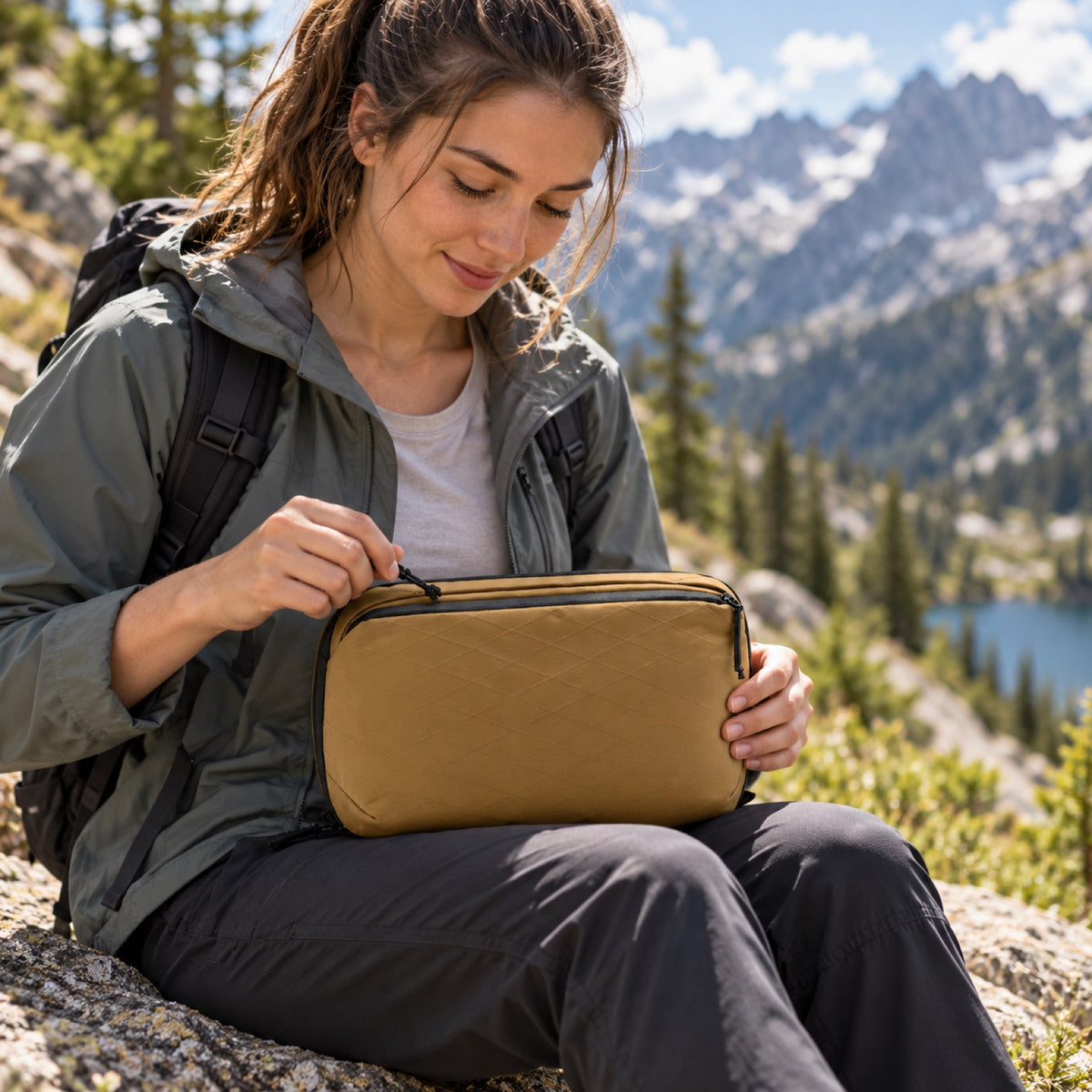 Peak Design Wash Pouch – Coyote – illustrative photo (AI)
