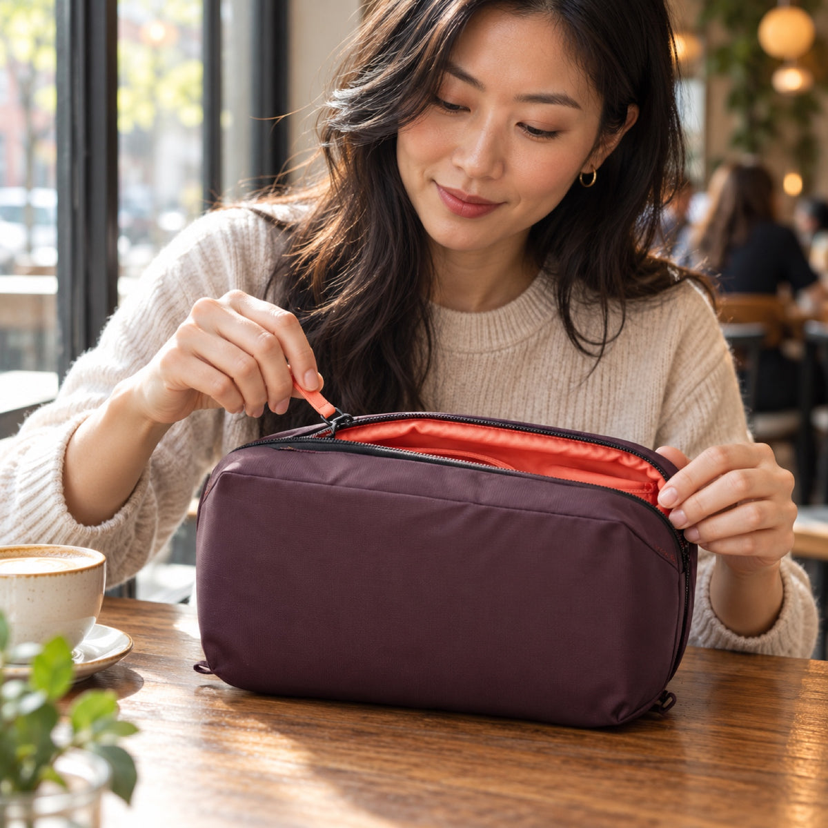 Peak Design Wash Pouch v2 – Eclipse – fotografie ilustrativă (AI)