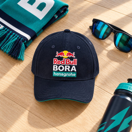 Șapcă de echipă pentru copii Red Bull Bora Hansgrohe – fotografie ilustrativă (AI)