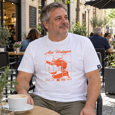Oracle Red Bull Racing Max Verstappen MV1 T-Shirt – White – ilustrační foto (AI)