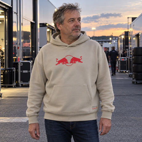 Oracle Red Bull Racing SPARK Edition Hoodie with Logo – Sand – ilustrační foto (AI)