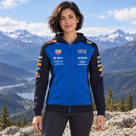 Hanorac de echipă cu fermoar Oracle Red Bull Racing cu logo-urile sponsorilor – fotografie ilustrativă (AI)