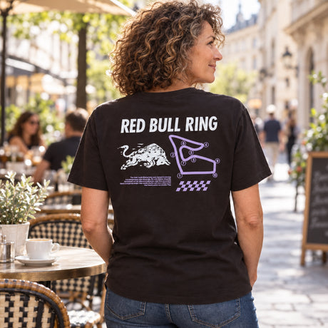 Tricou pentru fani Red Bull Ring CIRCUIT – negru cu motiv RRI – fotografie ilustrativă (AI)