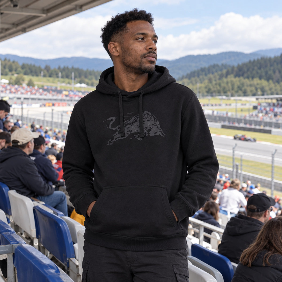 Red Bull Ring Paddock Fan Hoodie – Black – ilustrační foto (AI)