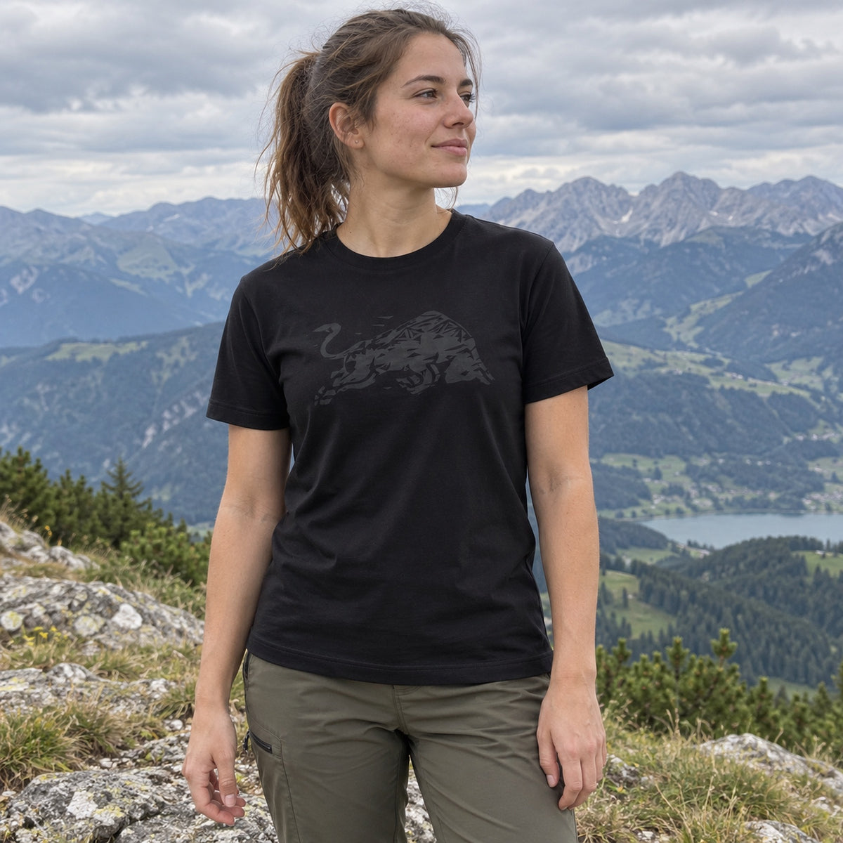 Tricou pentru fani Red Bull Ring Paddock – negru – fotografie ilustrativă 2 (AI)