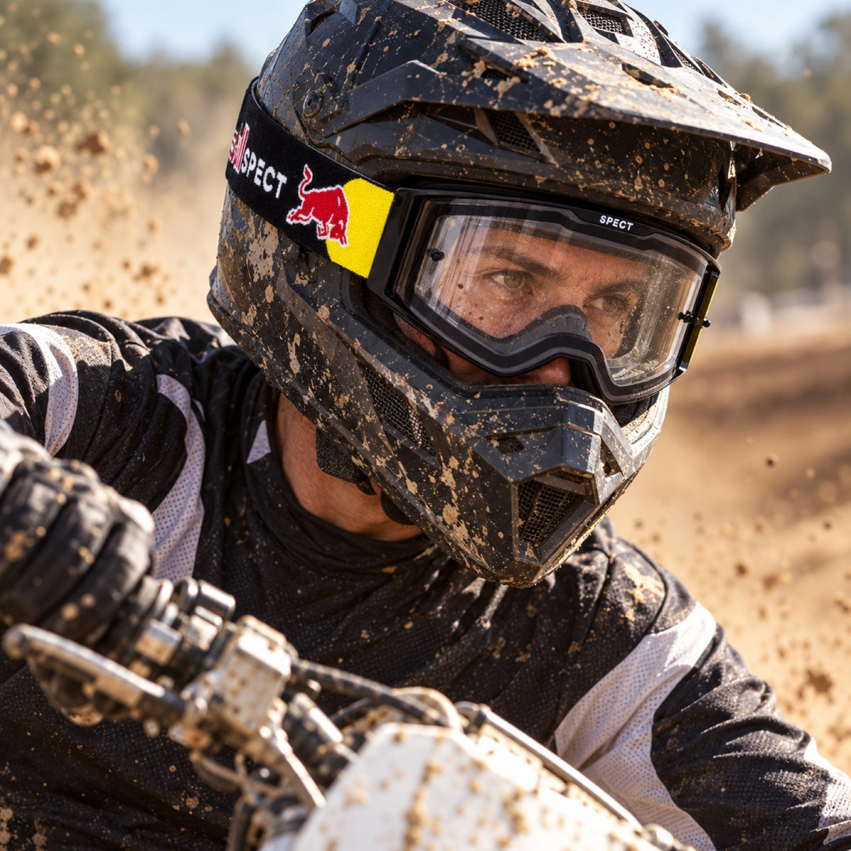 Ochelari de motocros Red Bull Spect TORP – negri cu lentile transparente – fotografie ilustrativă (AI)