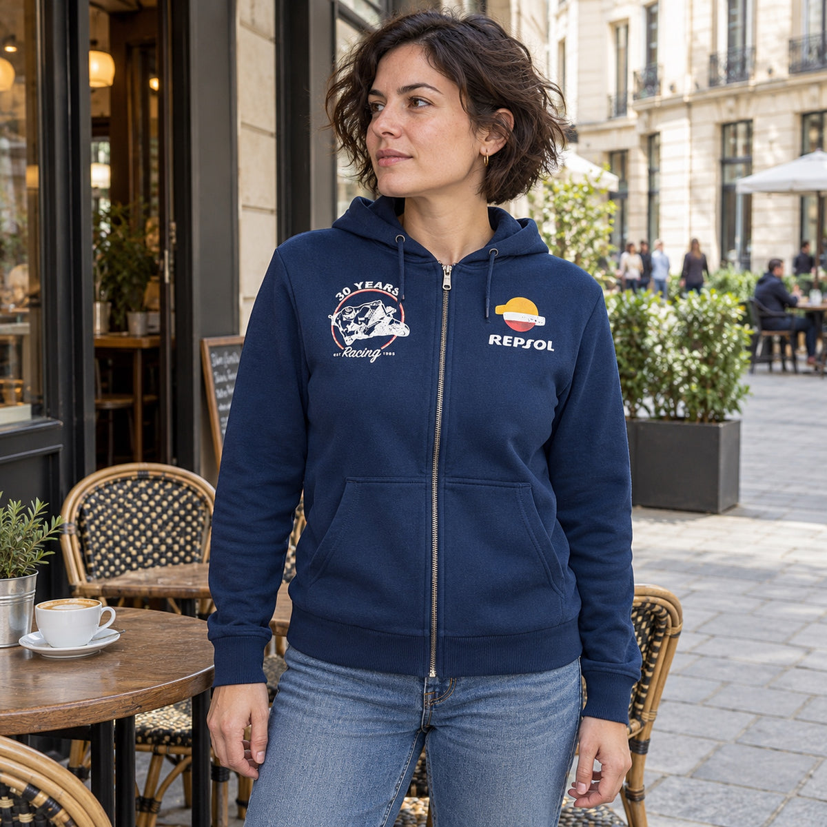 Repsol Honda MotoGP Fan Hoodie with 30 Years Motif – ilustrační foto 2 (AI)