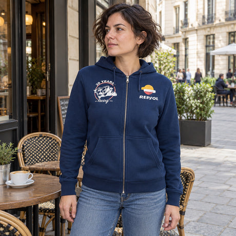 Repsol Honda MotoGP Fan Hoodie with 30 Years Motif – ilustrační foto 2 (AI)