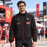 Geacă Lewis Hamilton Scuderia Ferrari F1 x Puma – ediție pentru fani – fotografie ilustrativă (AI)