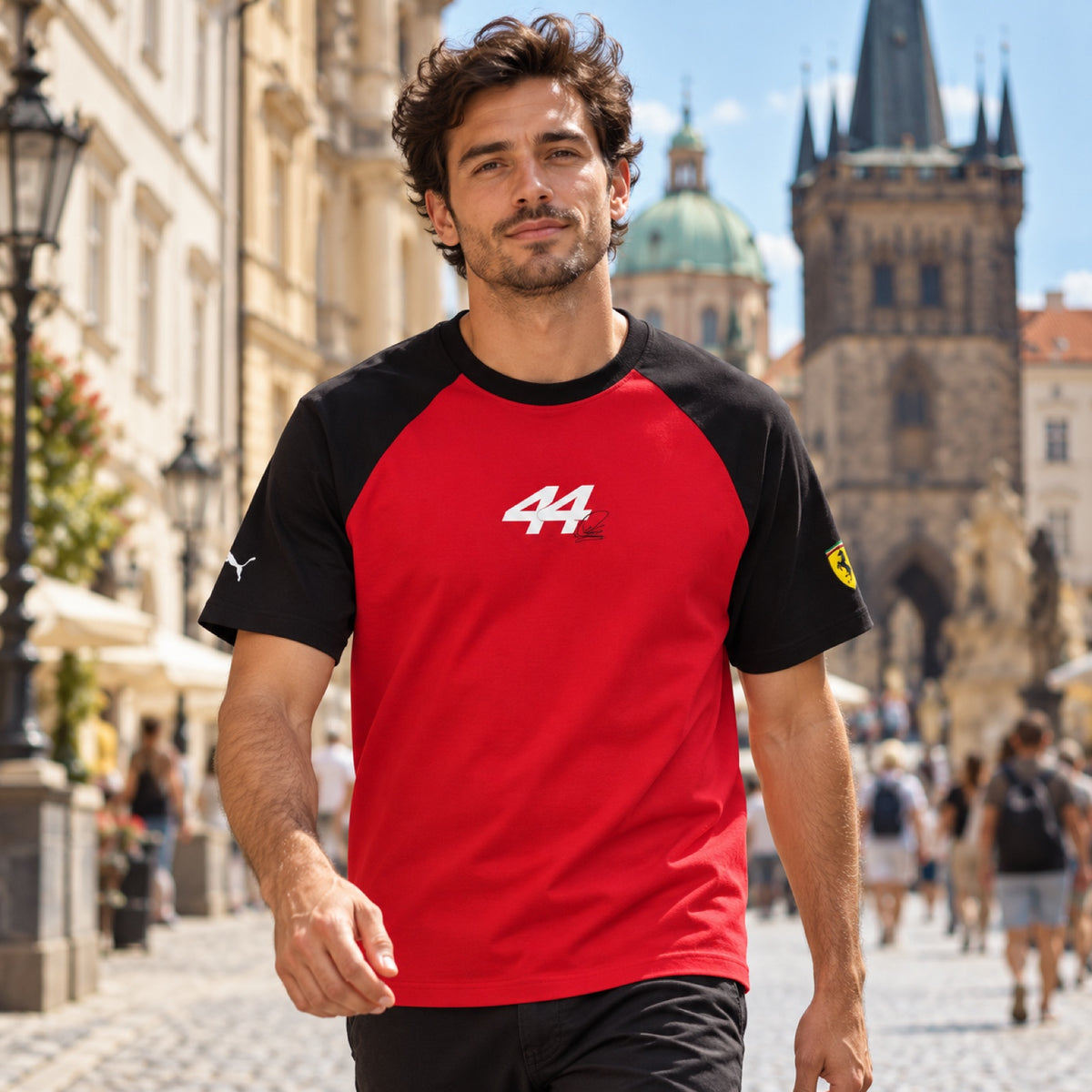Tricou Lewis Hamilton Scuderia Ferrari F1 x Puma – ediție pentru fani – fotografie ilustrativă (AI)