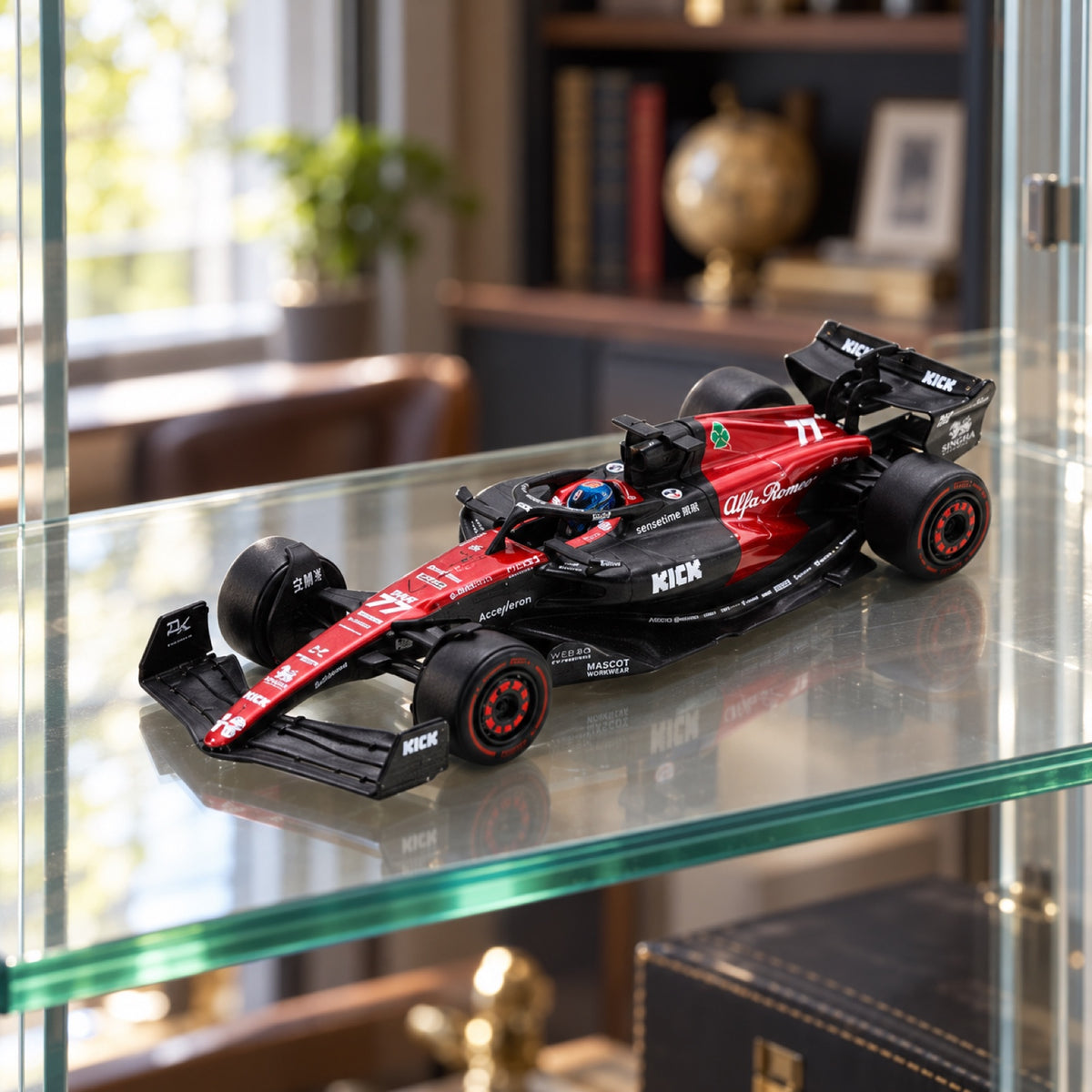 Machetă Spark Alfa Romeo F1 Team C43 Valtteri Bottas 1:64 – 2023 – fotografie ilustrativă (AI)