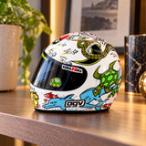 Machetă cască MotoGP Valentino Rossi – Valencia 2005 – fotografie ilustrativă (AI)