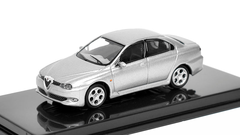 Machetă Alfa Romeo 156 GTA 1:87 argintie