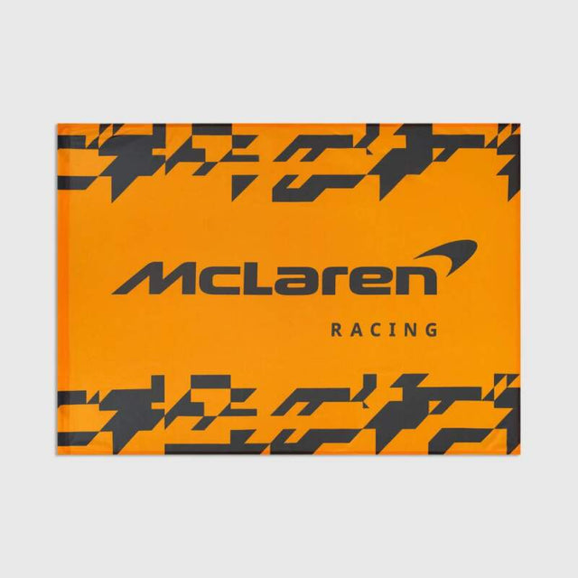 Steag McLaren F1 cu logo portocaliu