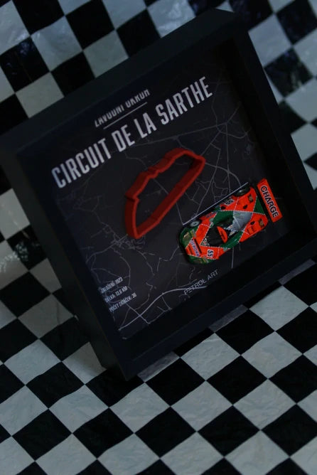 Ramă 3D PETROL ART Le Mans cu machetă Mazda 787B Johnny Herbert 1:43