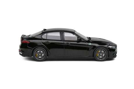 Machetă Solido Alfa Romeo Giulia Quadrifoglio 1:43 neagră