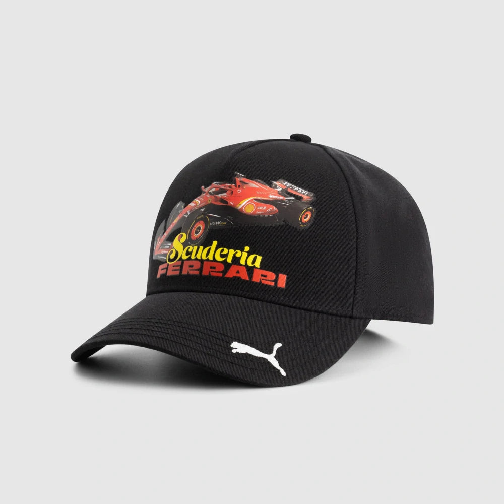 Șapcă Scuderia Ferrari F1 cu imprimeu mașină – neagră